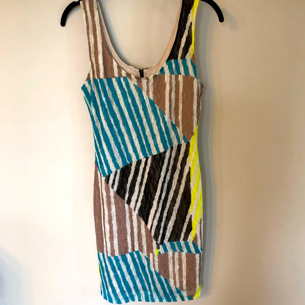 Bar III Sleeveless Scoop Bodycon Sheath summer Dress Geo pattern - Small